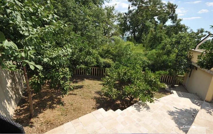 Atemberaubende Villa mit großem Pool und Garten zu verkaufen in Tivat